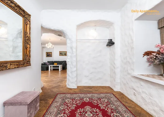 Luxury - Old Town Sauna Str * Tallinn